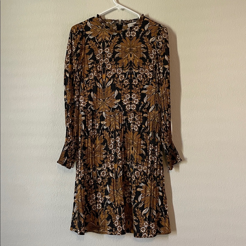 Chic Long Sleeve Floral Dress in Black and Brown